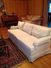 White 3-cushion sofa