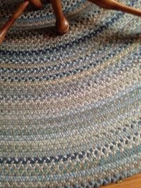 7 1/3 feet round braided rug