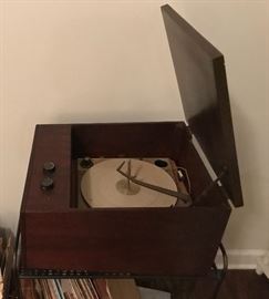Vintage THE VOICE OF MUSIC turntable
