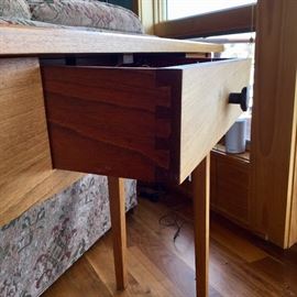 Dovetailed drawers on the sofa table 