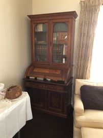 Walnut Cylinder Bookcase/Secretary - 19th century 