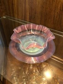 Williams and Stevens Stringed Pink and Opalescent Finger Bowl with Underplate 