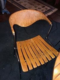 MCM WOODEN SLATS, WICKER AND METAL ROUND TABLE WITH 4 CHAIRS