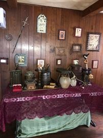 TONS OF ANTIQUES AND COLLECTIBLES-PRIMITIVES, AMERICANA, FOLK ART