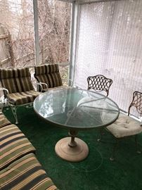 VINTAGE WOODARD WROUGHT IRON ROUND GLASS TOP TABLE AND 4 CHAIRS