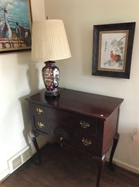 CHIPPENDALE MAHOGANY DRESSING TABLE