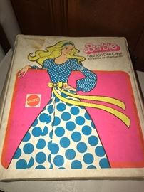 VINTAGE BARBIE CASE WITH CLOTHING