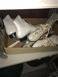 ICE SKATES