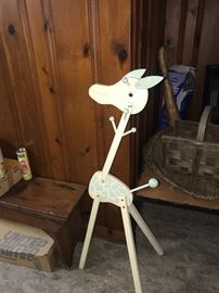 WOODEN GIRAFFE