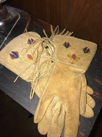 SUEDE NATIVE AMERICAN BEADED FRINGED GAUNTLET GLOVES