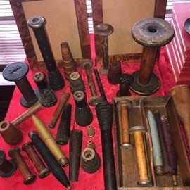 ANTIQUE WOODEN SPOOLS