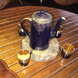VINTAGE BLUE AND GOLD TEAS SET / JAPAN