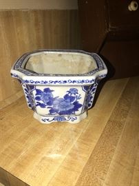 BLUE POTTERY PLANTER