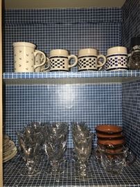 KITCHENWARE AND GLASSWARE