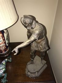 ANTIQUE KNIGHT WARRIOR STATUE