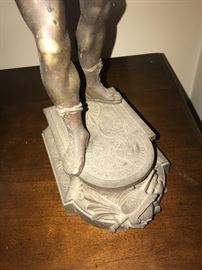 ANTIQUE KNIGHT WARRIOR STATUE