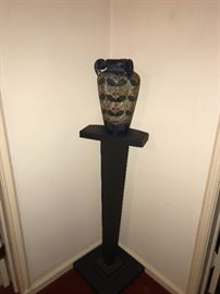 STAND WITH POTTERY VASE