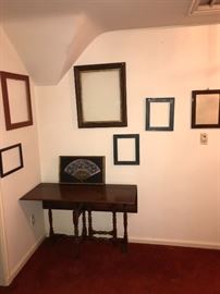 ANTIQUE SMALL DROP LEAF TABLE