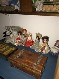COLLECTIBLE DOLLS