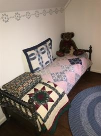 ANTIQUE HIRED MAN'S BED