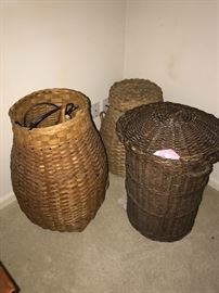 WICKER HAMPERS / VASES