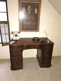 MAHOGANY EXECUTIVE DESK