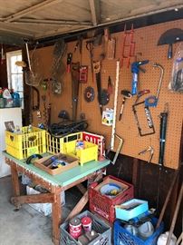 HAND TOOLS / YARD TOOLS / GARAGE ITEMS