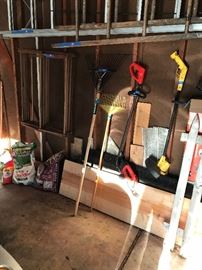 HAND TOOLS / YARD TOOLS / GARAGE ITEMS