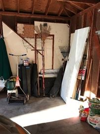 HAND TOOLS / YARD TOOLS / GARAGE ITEMS