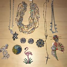 VINTAGE CRYSTAL AND RHINESTONE JEWELRY
