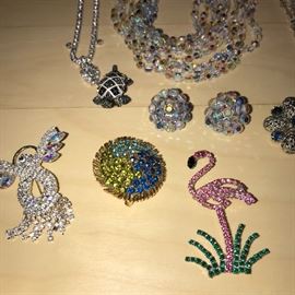 VINTAGE CRYSTAL AND RHINESTONE JEWELRY