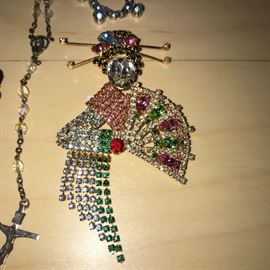 VINTAGE CRYSTAL AND RHINESTONE JEWELRY