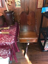CHIPPENDALE MAHOGANY SIDE STAND WITH DRAWER