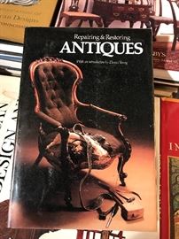 ANTIQUES AND COLLECTIBLES REFERENCE BOOKS
