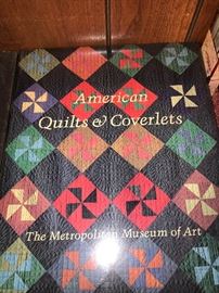 ANTIQUES AND COLLECTIBLES REFERENCE BOOKS