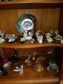 Porcelain floral groups, Murano bird figures