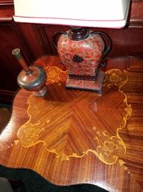 Looking down on the top to see the pattern