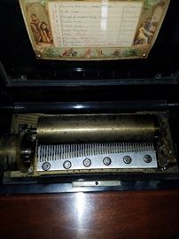 The music box movement and tune card