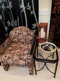 There are 4 of these chairs.  Bamboo theme glass top table