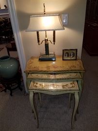 Set of 3 nesting tables with paint decoration protected under glass