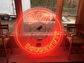 Krispy Kreme Hot Doughnuts Now Neon Sign