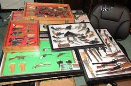 Dorsheimer DISPLAY OF MINI CAP GUNS