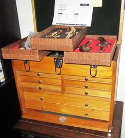 Dorsheimer DISPLAY CHEST
