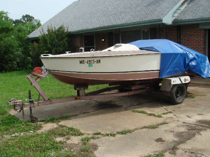 Boat with small block Chevy 283