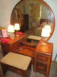 1938 Art Deco Waterfall style dressing table with Bakelite handles