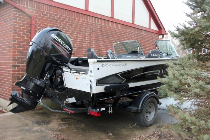 19' 2014 Lund 1875 Crossover XS LIKE NEW CONDITION!  There are less than 20 Hours on the Motor!