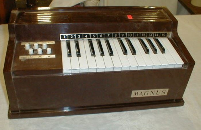 Magnus electric keyboard