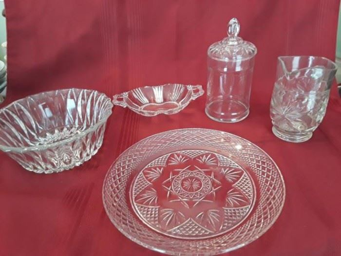 5 pieces glassware