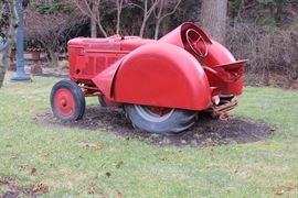 Early 20th c McCormick Deering "O4" orchard tractor