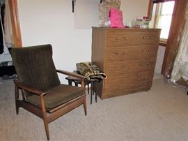 Like New Mid-Century Baumritter Walnut Rocker